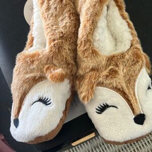 1 pair gripper slippers brand new 5